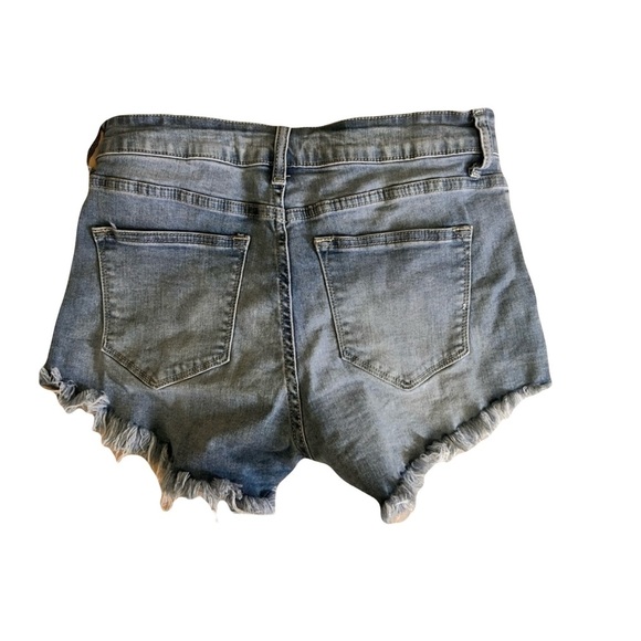 KanCan Blue Jean Shorts Distressed Frayed Hem NWOT - Picture 3 of 3